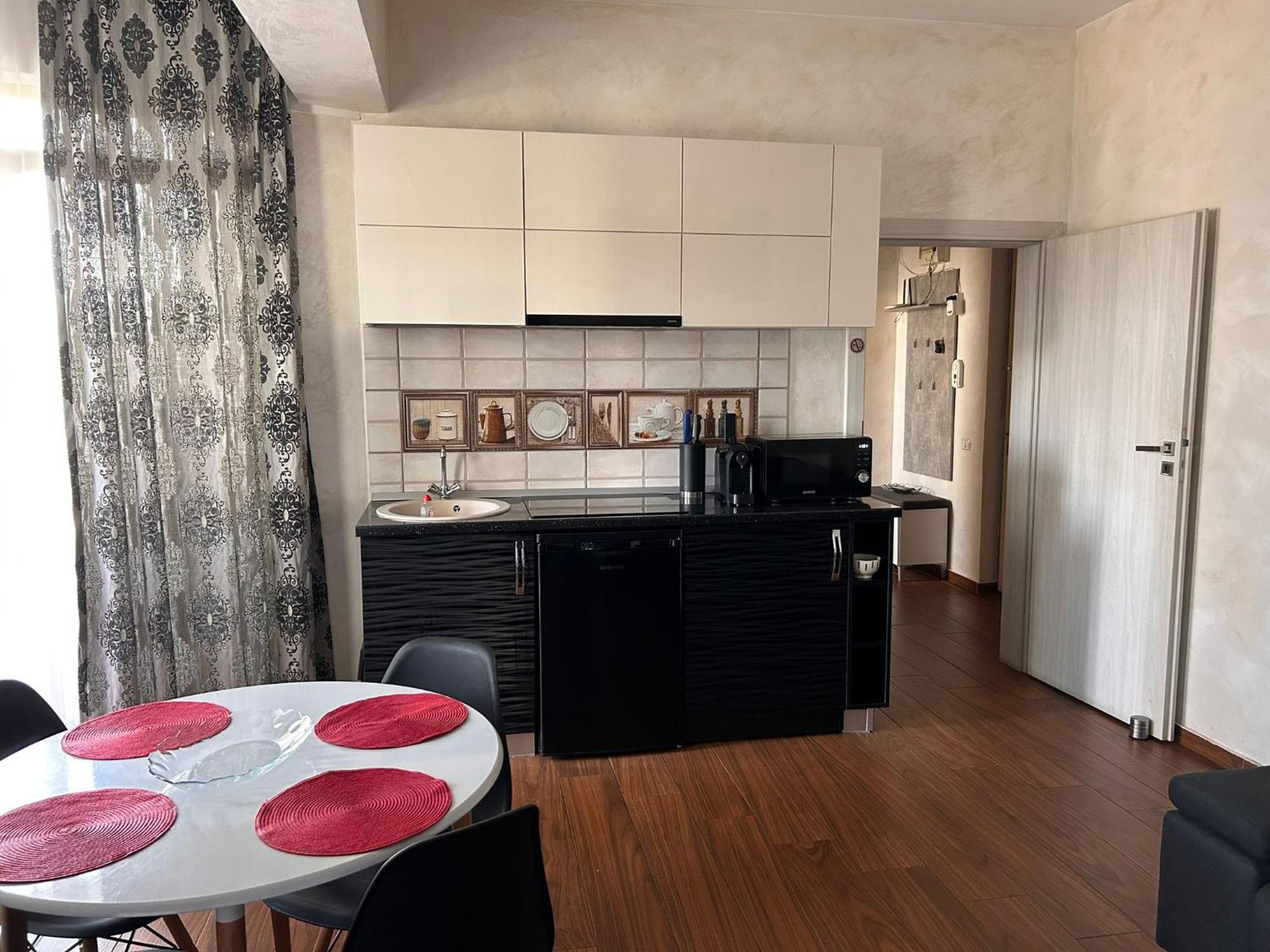Twin Residence Five Mamaia Exteriör bild